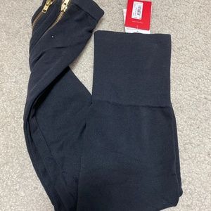 Spanxs “Look at me now” side zip leggings Small